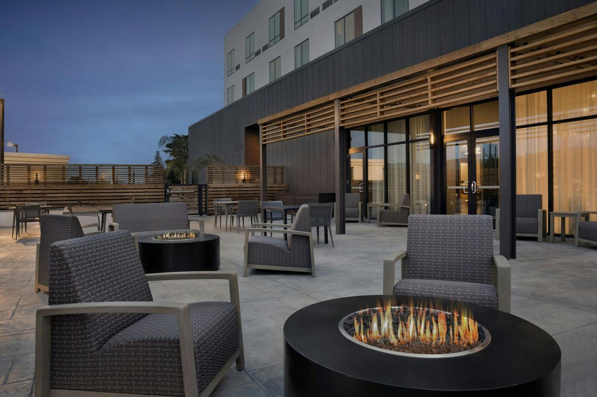 Отель Courtyard By Marriott Antioch Питтсбург Экстерьер фото