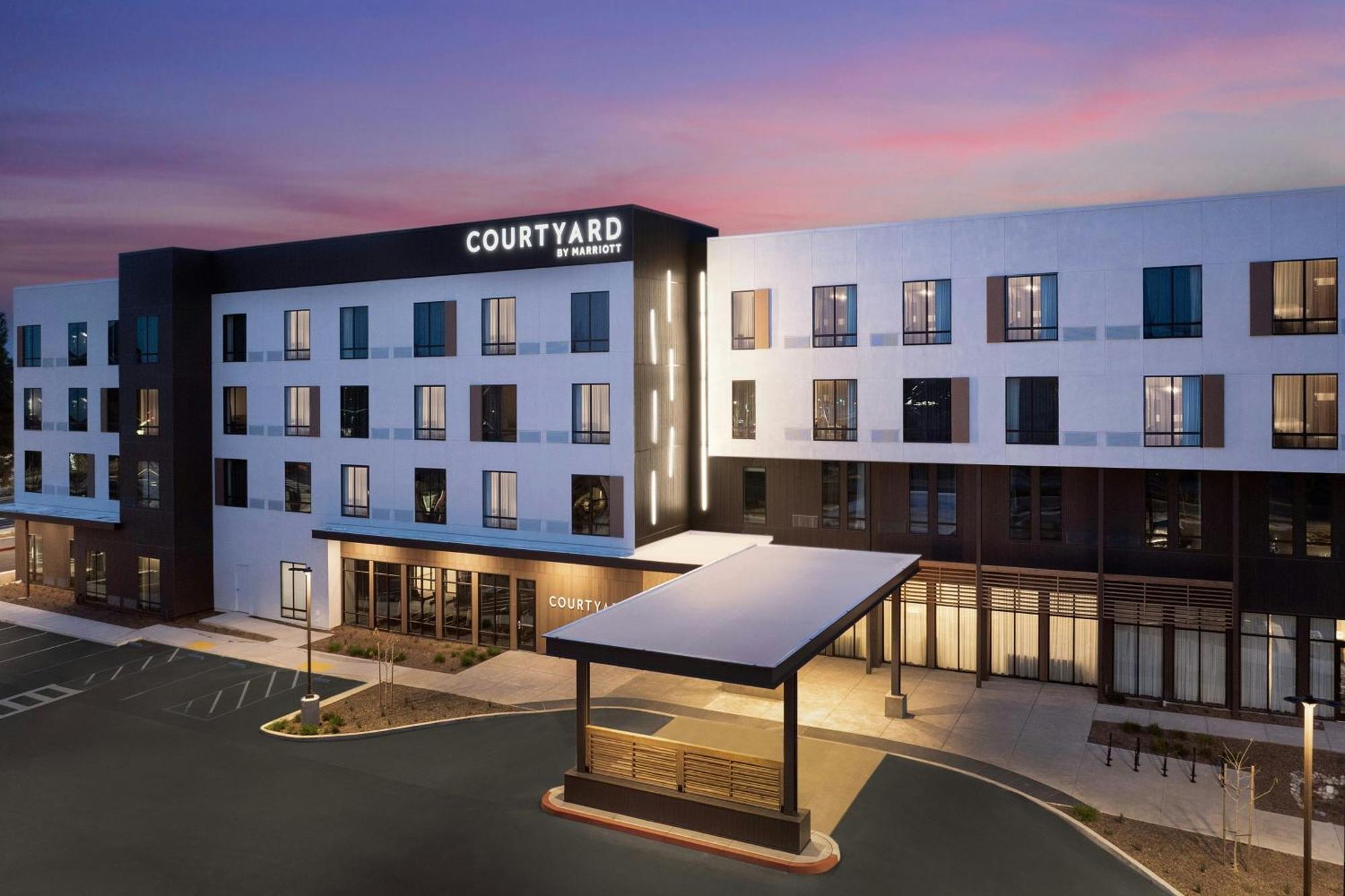 Отель Courtyard By Marriott Antioch Питтсбург Экстерьер фото
